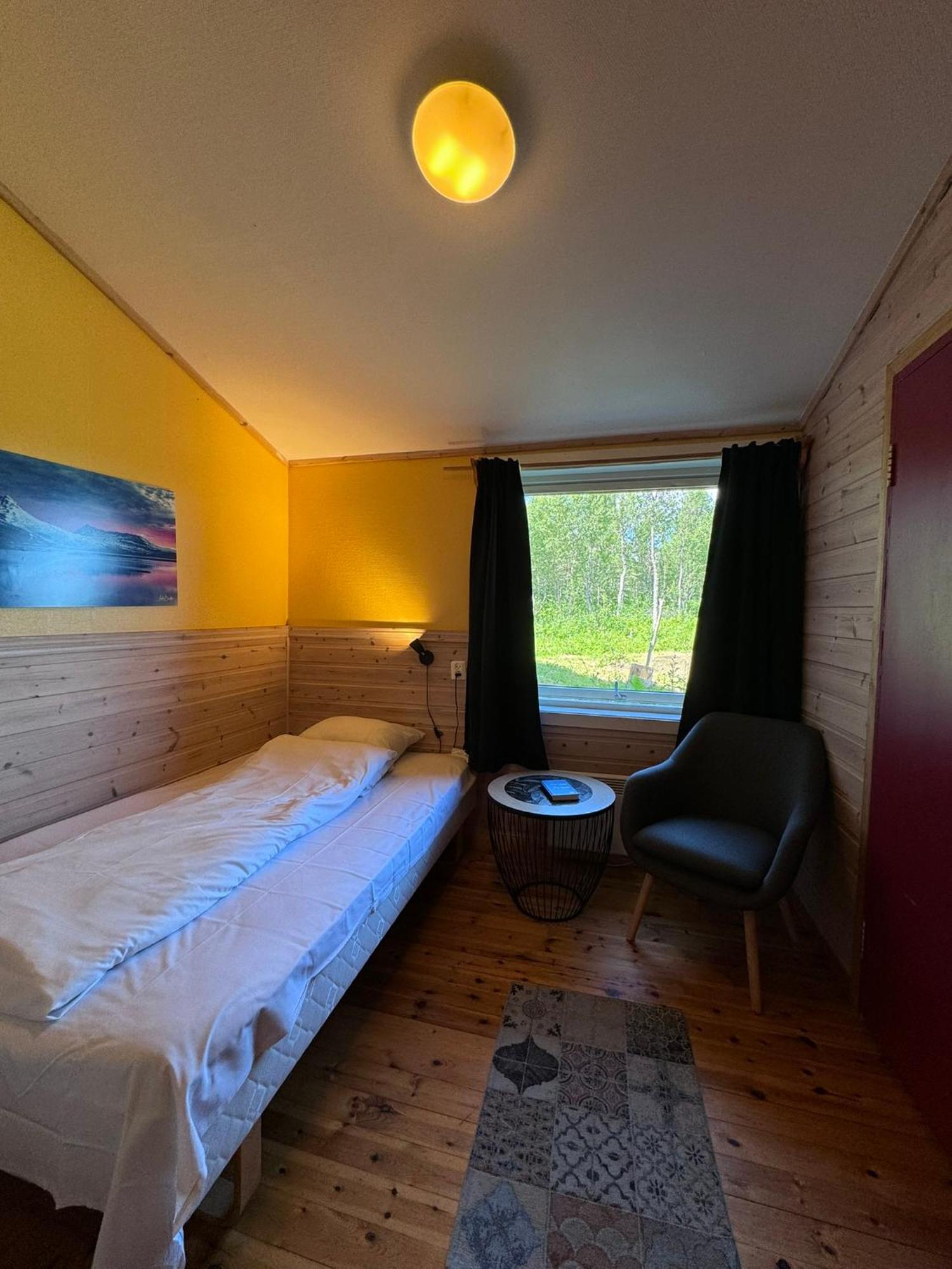 Skoghus Hostel Silsand Exterior photo